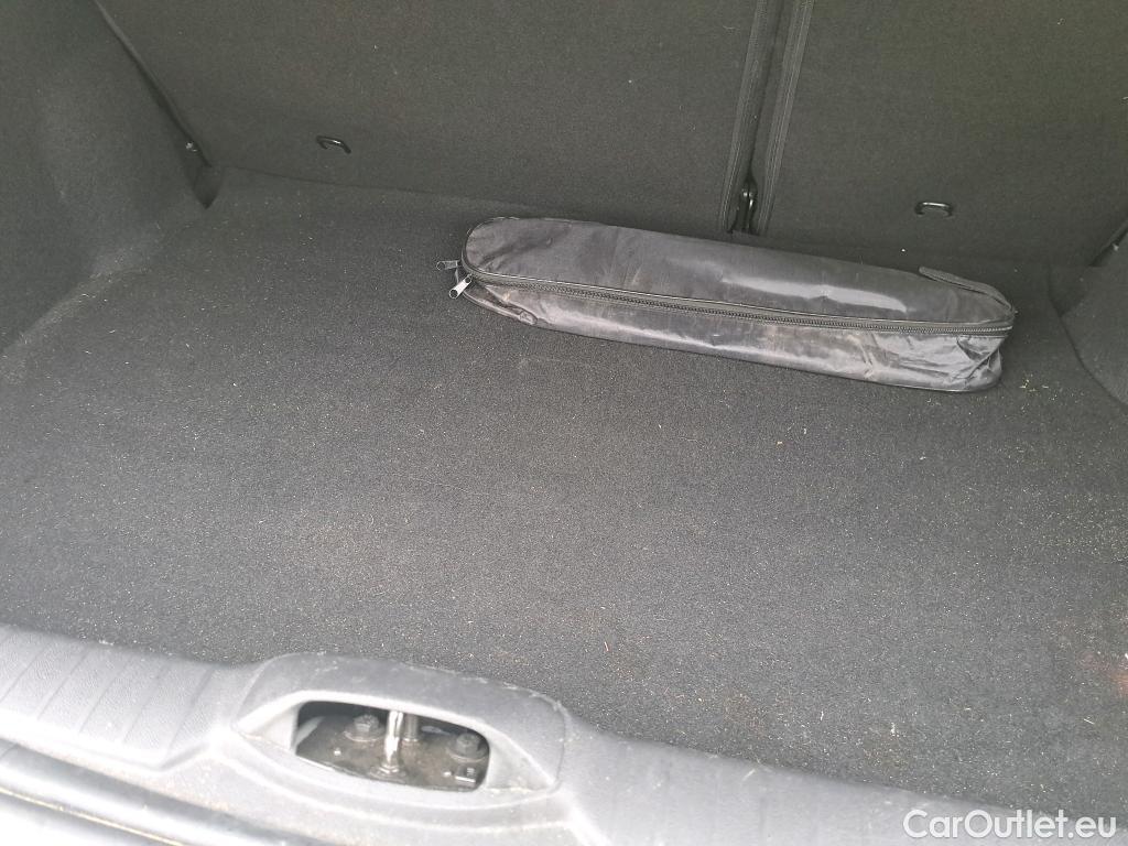  Peugeot  208 PEUGEOT  / 2015 / 5P / berlina con portón 5P Signature 1.2L PureTech 81KW (110CV) (AC) #27