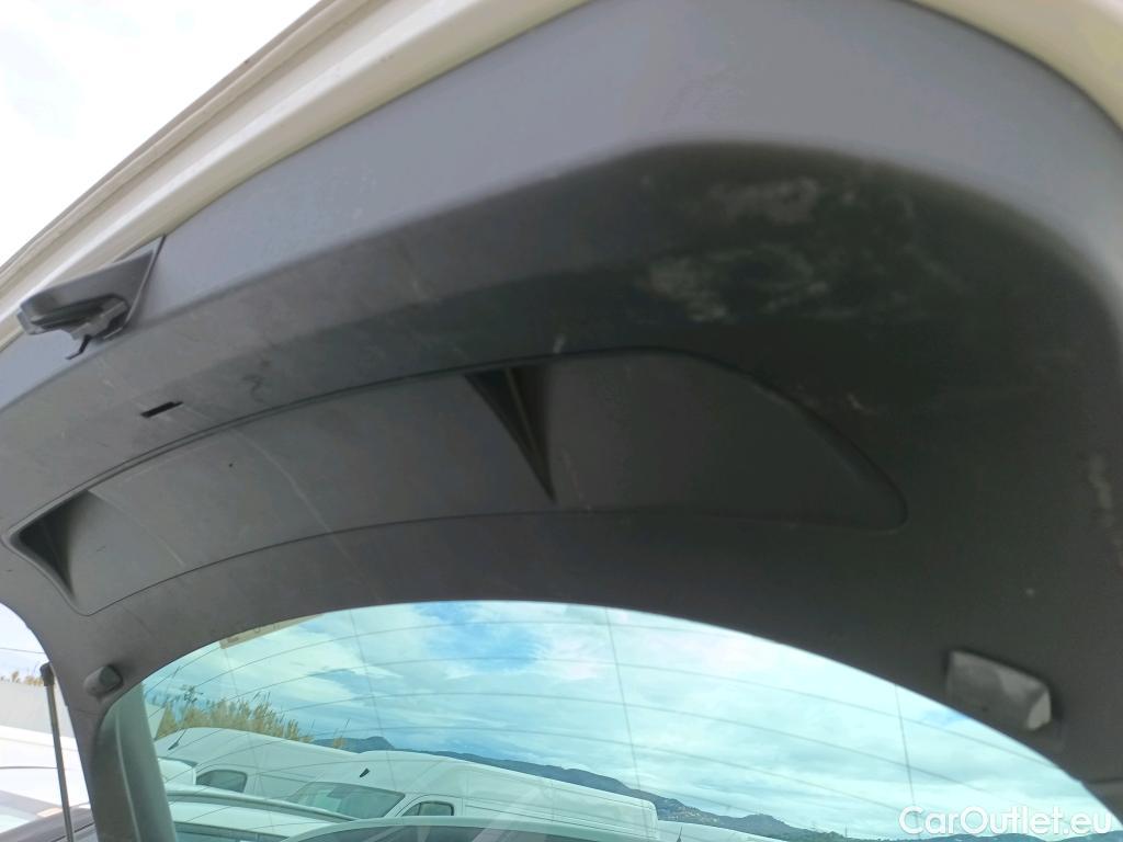  Land Rover  Discovery SEAT Nuevo León / 2020 / 5P / berlina con portón 2.0 TDI 85kW S&S Style Go(SP) #23