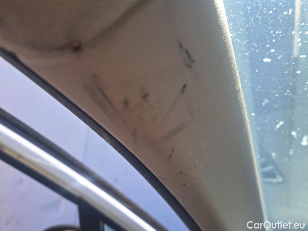  Renault  Clio RENAULT  / 2019 / 5P / berlina con portón Business Blue dCi 63 kW (85CV) #36