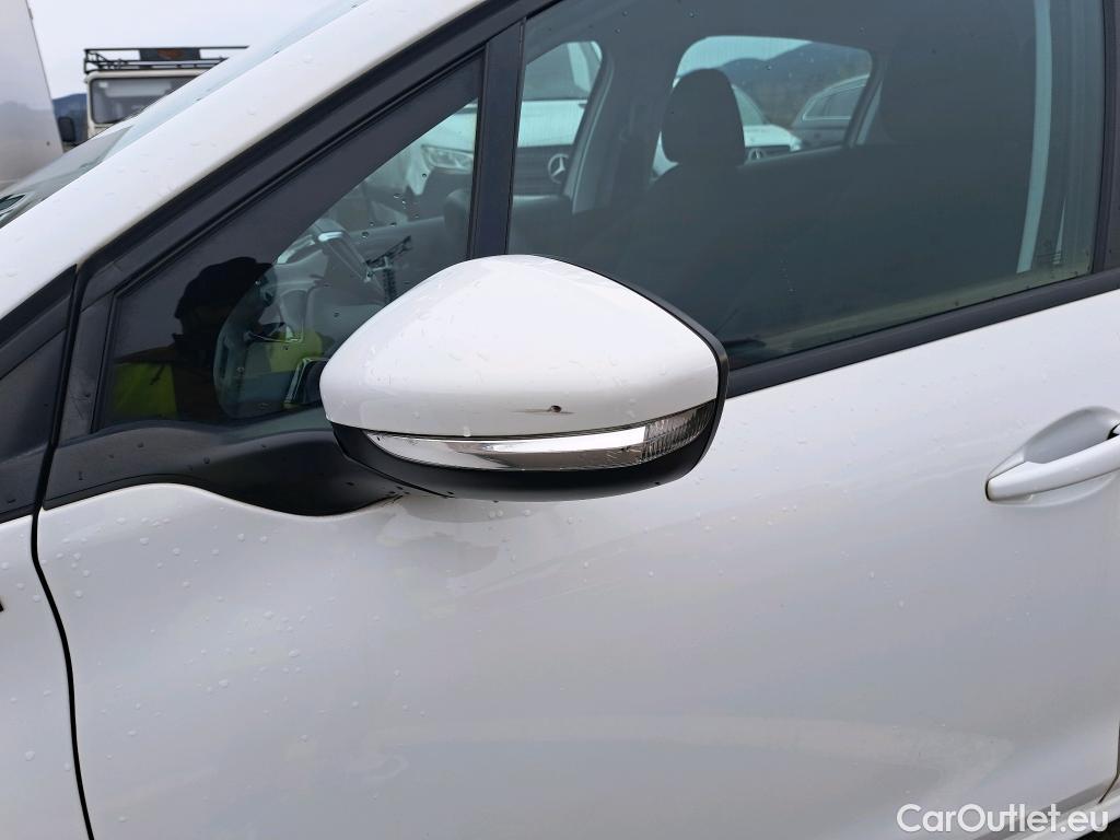  Peugeot  208 PEUGEOT  / 2015 / 5P / berlina con portón 5P Signature 1.2L PureTech 81KW (110CV) (AC) #20