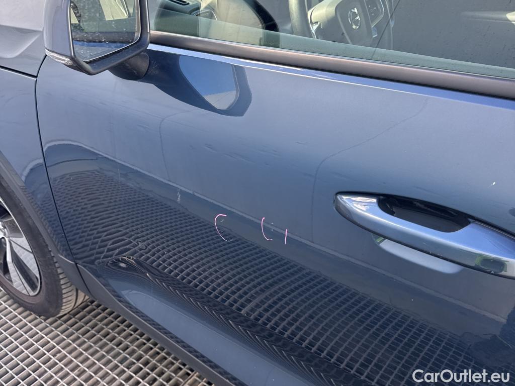  Volvo  XC 40 VOLVO XC40 / 2017 / 5P / todoterreno 1.5 T3 Momentum Pro Auto #20