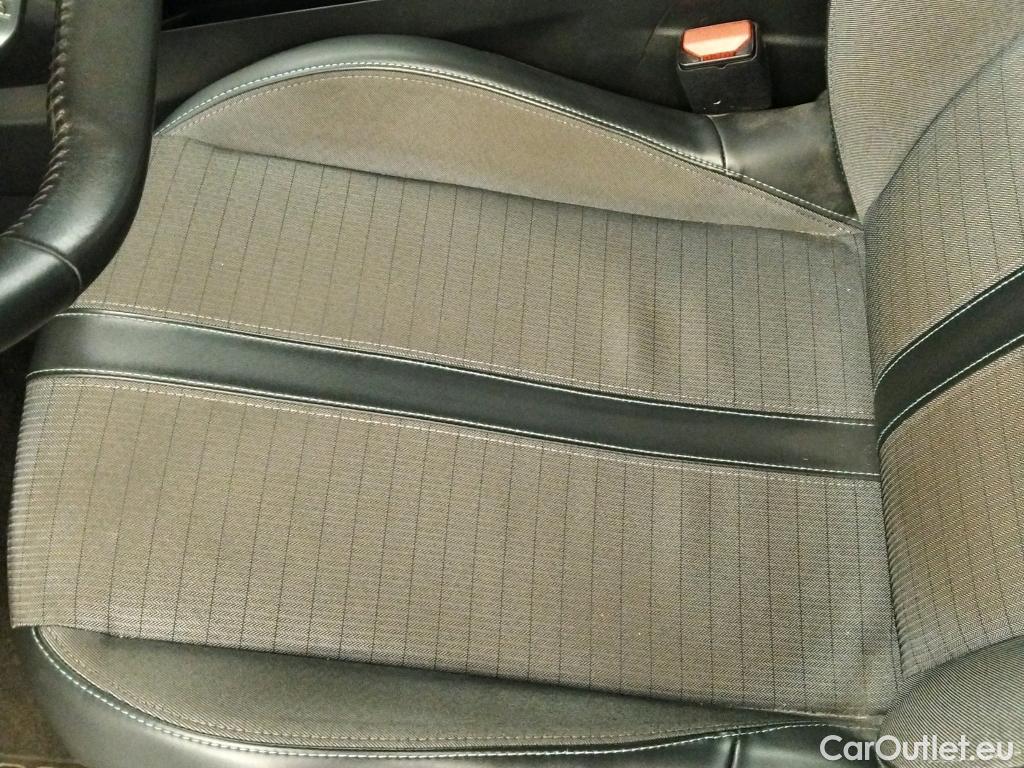  Peugeot  2008 PEUGEOT  / 2019 / 5P / todoterreno Allure BlueHDI 81kW (110CV) #6