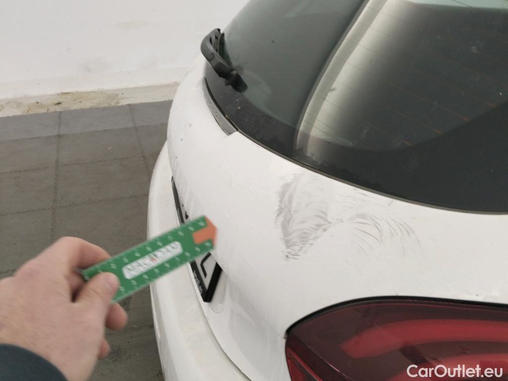  Peugeot  208 PEUGEOT  / 2015 / 5P / berlina con portón 5P ACTIVE BlueHDi 73kW (100CV) #10