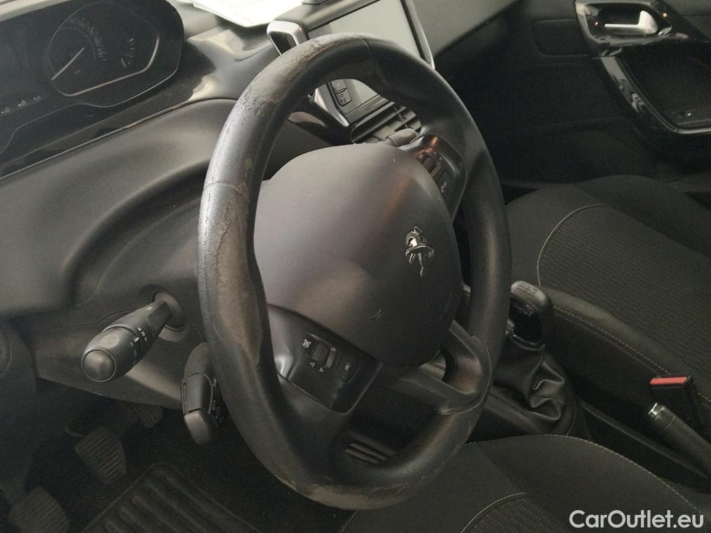  Peugeot  208 PEUGEOT  / 2015 / 5P / berlina con portón 5P ACTIVE BlueHDi 73kW (100CV) #19