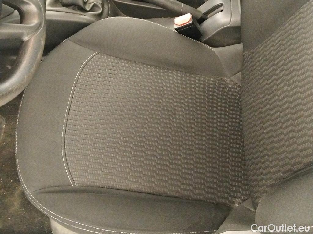  Peugeot  208 PEUGEOT  / 2015 / 5P / berlina con portón 5P ACTIVE BlueHDi 73kW (100CV) #17