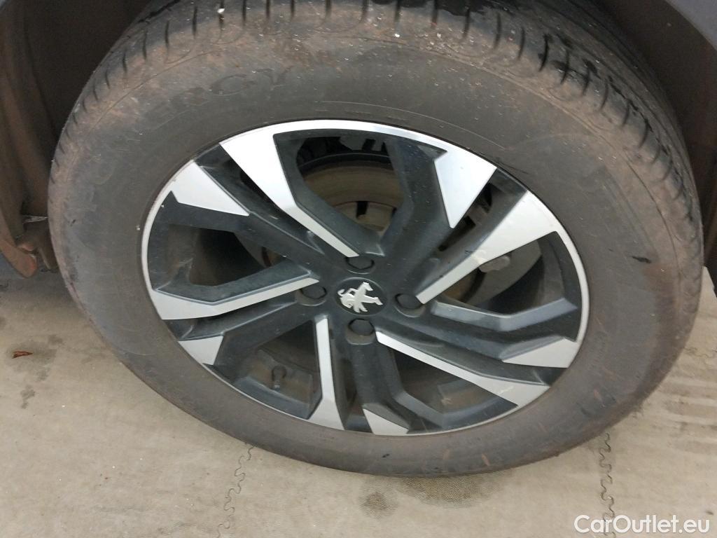  Peugeot  2008 PEUGEOT  / 2019 / 5P / todoterreno Allure BlueHDI 81kW (110CV) #8