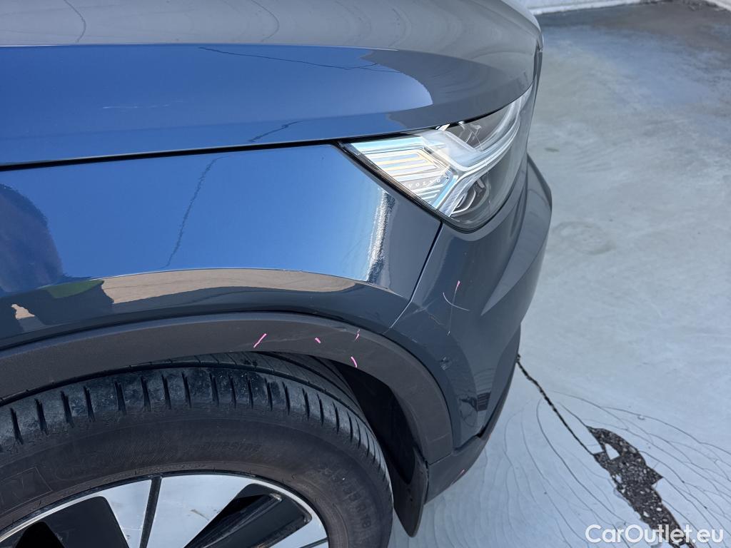  Volvo  XC 40 VOLVO XC40 / 2017 / 5P / todoterreno 1.5 T3 Momentum Pro Auto #36