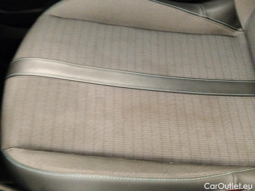  Peugeot  2008 PEUGEOT  / 2019 / 5P / todoterreno Allure BlueHDI 81kW (110CV) #7