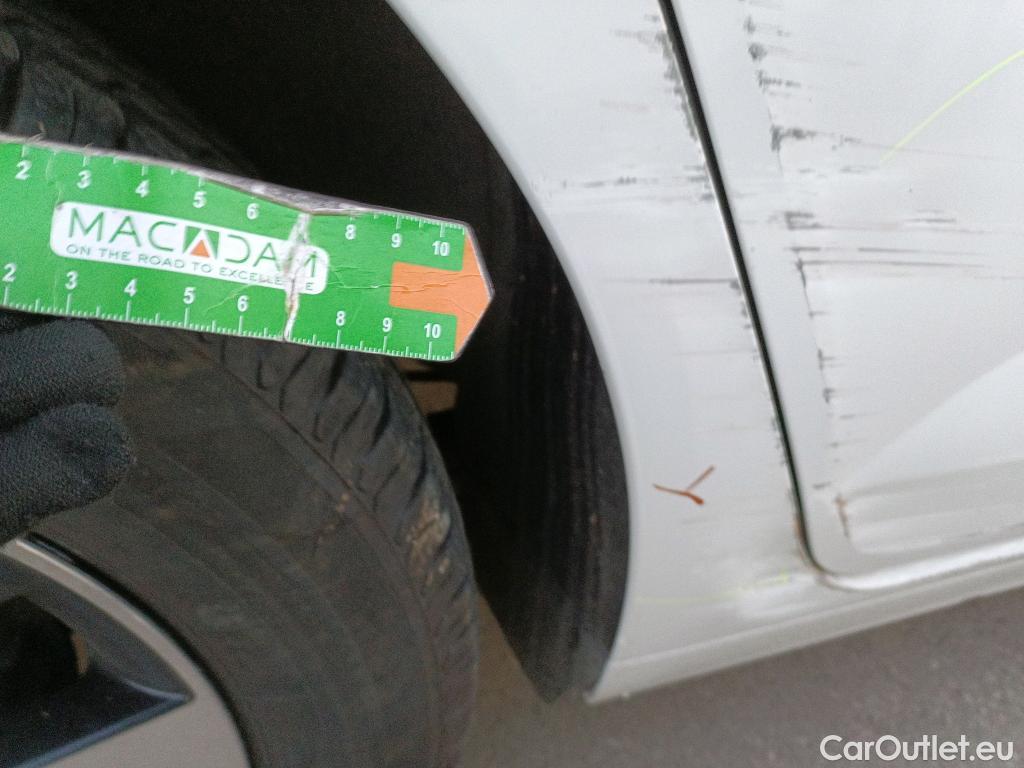  Volkswagen  Polo VOLKSWAGEN  / 2017 / 5P / berlina con portón Advance 1.0 TSI 70kW (95CV) #8