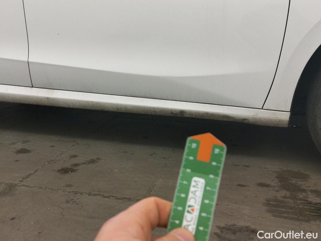  Skoda  Fabia SKODA  / 2021 / 5P / berlina con portón 1.0 TSI 70kW (95CV) Ambition (AC2) #2