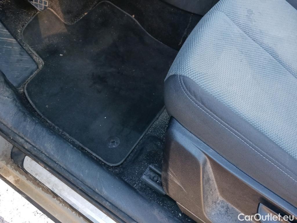  Audi  Q2 AUDI  / 2016 / 5P / todoterreno Design 30 TFSI 85kW (116CV) #13