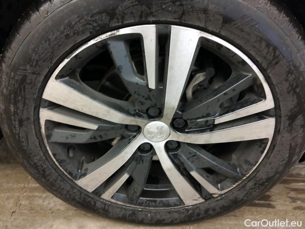  Peugeot  3008 PEUGEOT  / 2020 / 5P / todoterreno 1.5 BlueHDi 96kW S&S GT EAT8 #6