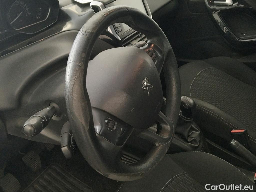  Peugeot  208 PEUGEOT  / 2015 / 5P / berlina con portón 5P ACTIVE BlueHDi 73kW (100CV) #20