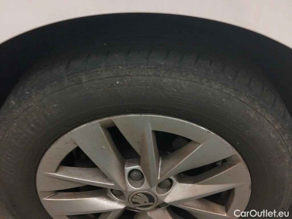  Skoda  Fabia SKODA  / 2021 / 5P / berlina con portón 1.0 TSI 70kW (95CV) Ambition (AC2) #5