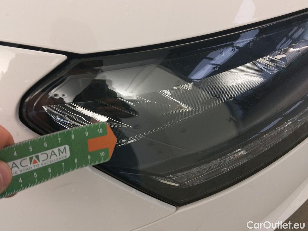  Skoda  Fabia SKODA  / 2021 / 5P / berlina con portón 1.0 TSI 70kW (95CV) Ambition (AC2) #4