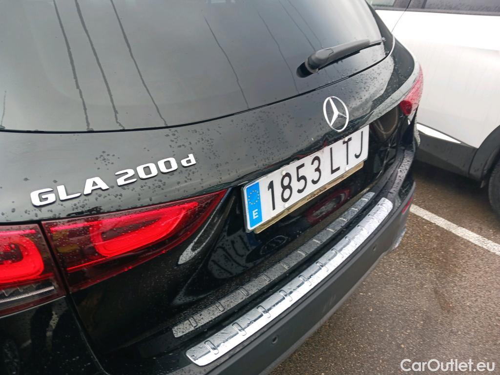  Mercedes  GLA MERCEDES-BENZ  / 2020 / 5P / todoterreno  200 D #3