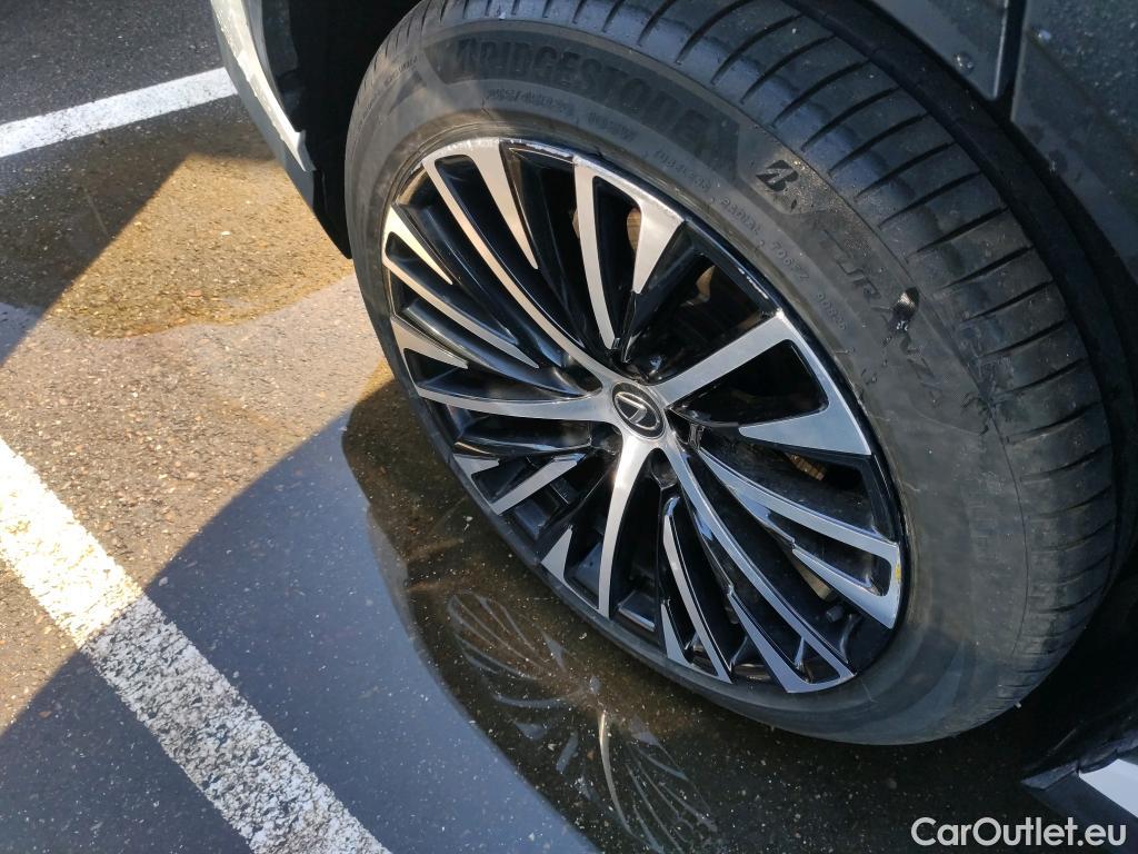  Land Rover  Discovery LEXUS RZ / 2022 / 5P / todoterreno 450e Executive #5