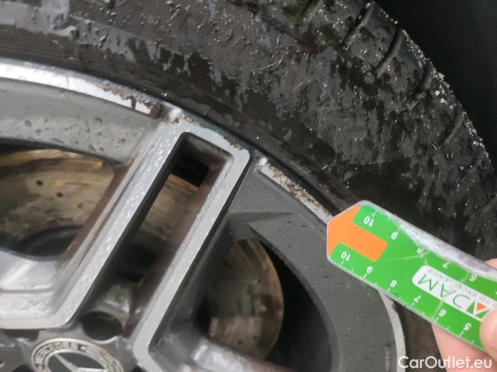  Mercedes  CLA-Klasse MERCEDES-BENZ CLA / 2019 / 4P / coupé CLA 200 #2