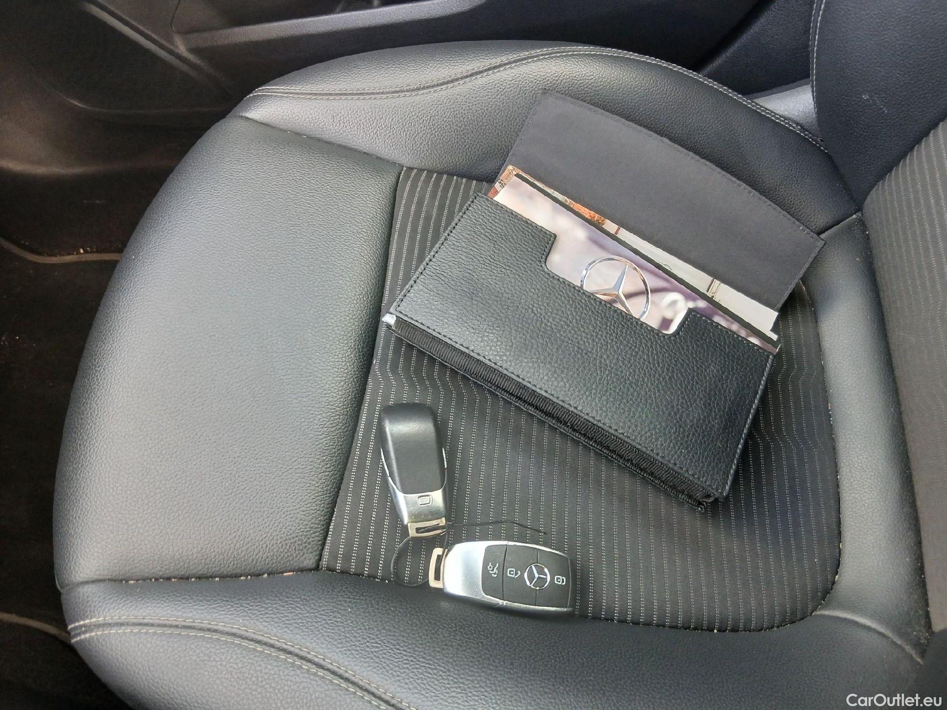  Mercedes  GLA MERCEDES-BENZ  / 2020 / 5P / todoterreno  250 e #34