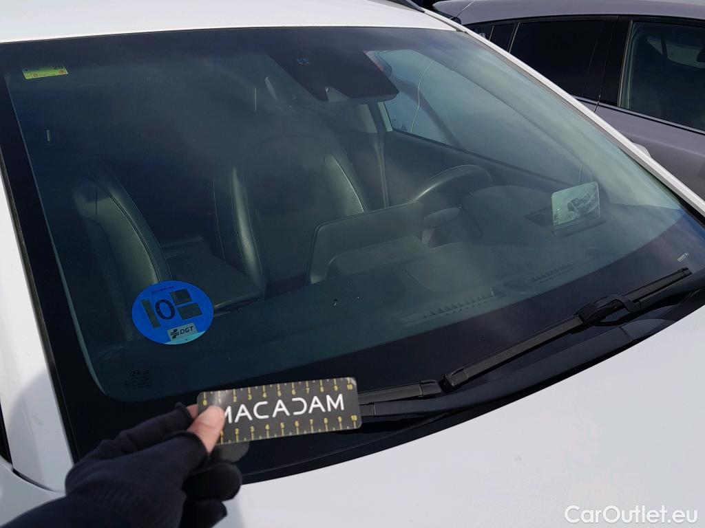  Hyundai  Konna HYUNDAI Kona / 2017 / 5P / todoterreno EV 150kW Tecno #3