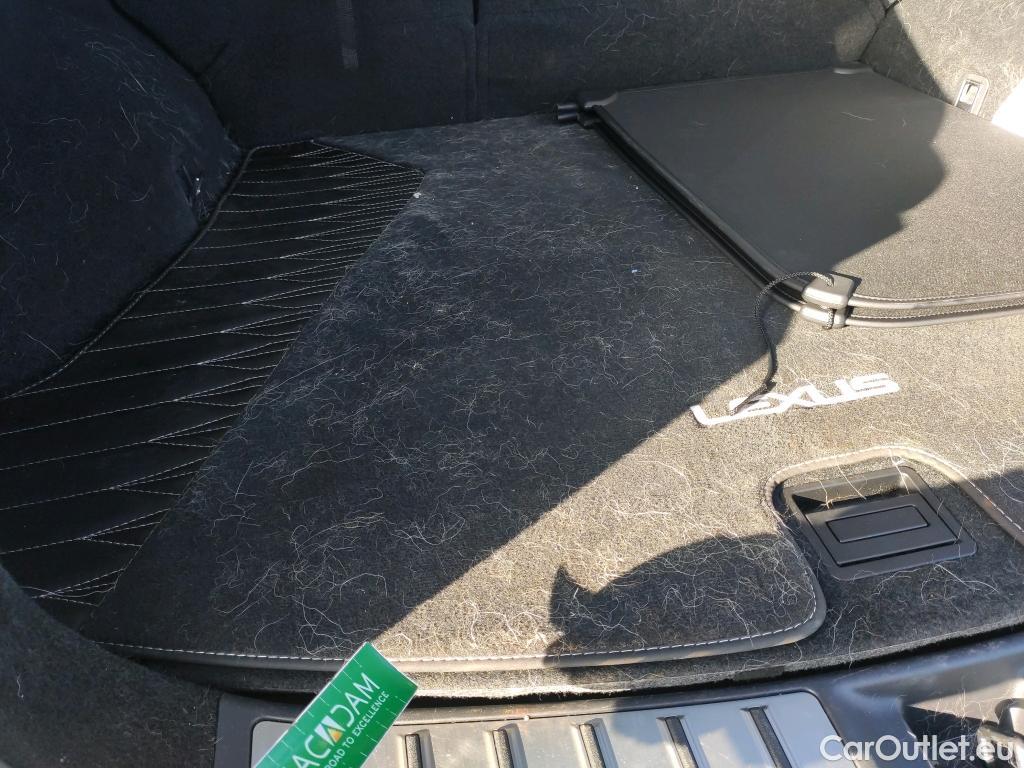  Land Rover  Discovery LEXUS RZ / 2022 / 5P / todoterreno 450e Executive #7