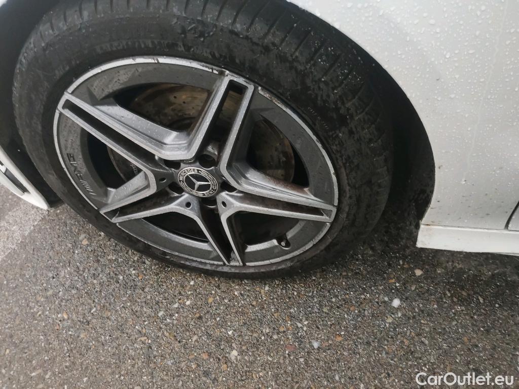  Mercedes  CLA-Klasse MERCEDES-BENZ CLA / 2019 / 4P / coupé CLA 200 #1