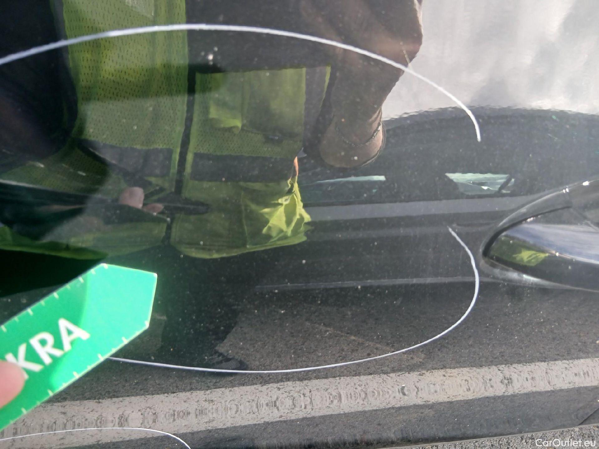  Mercedes  GLA MERCEDES-BENZ  / 2020 / 5P / todoterreno  250 e #5