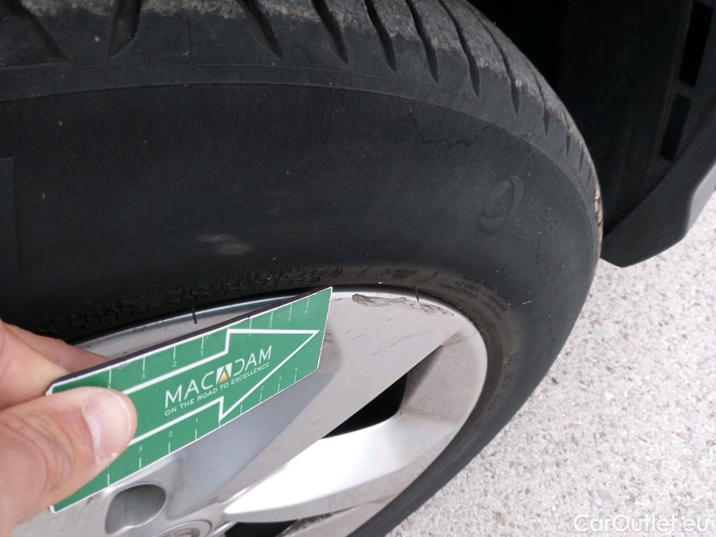  Nissan  Qashqai NISSAN  / 2017 / 5P / todoterreno dCi 85 kW (115 CV) E6D ACENTA #11