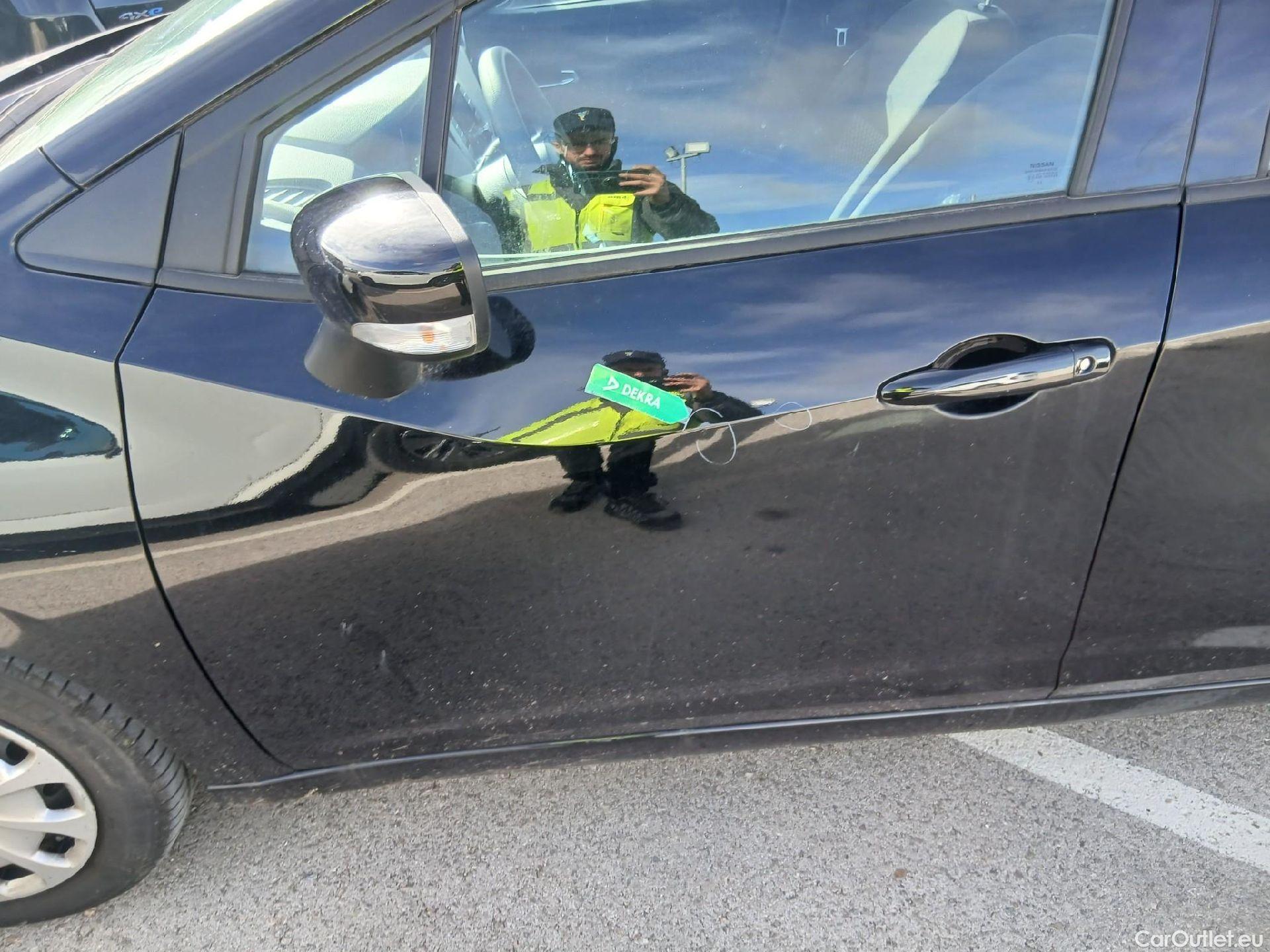  Nissan  Micra NISSAN  / 2017 / 5P / berlina con portón IG-T 68 kW (92 CV) E6D-F Acenta Sprint #13