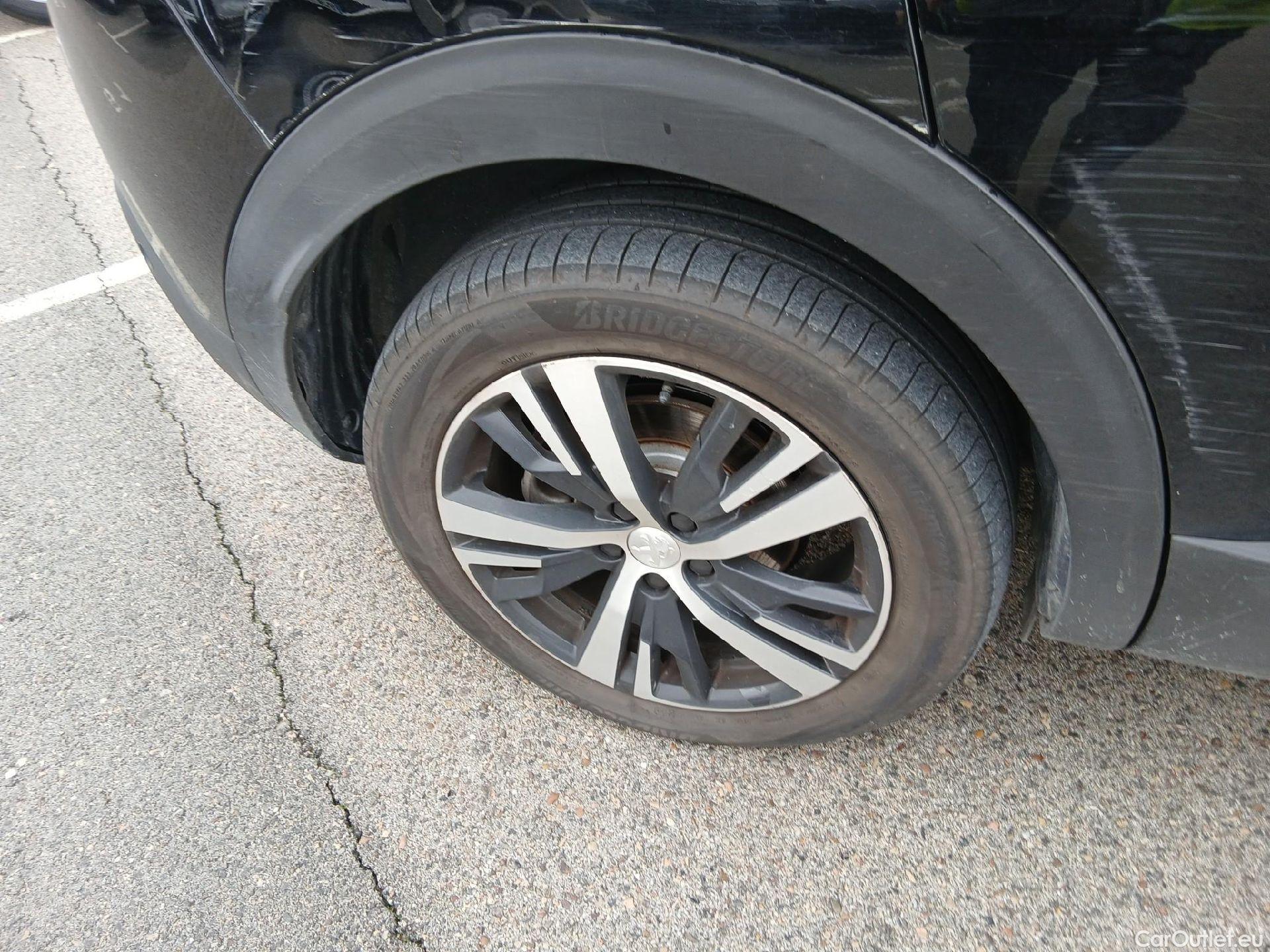  Peugeot  3008 PEUGEOT  Hybrid / 2016 / 5P / todoterreno 225 e-EAT8 Allure #25