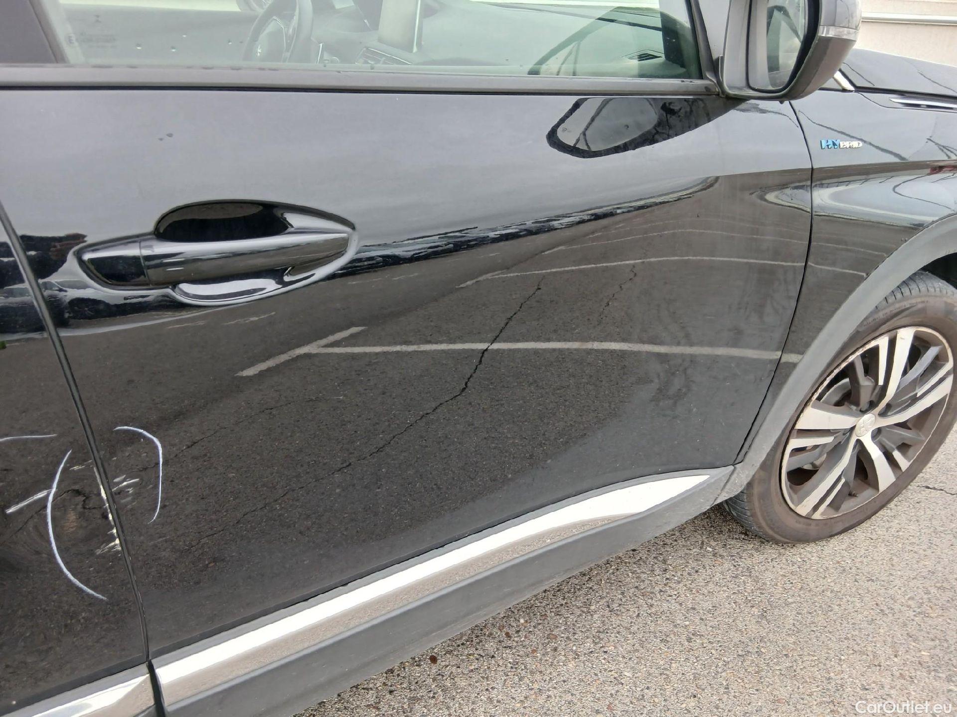  Peugeot  3008 PEUGEOT  Hybrid / 2016 / 5P / todoterreno 225 e-EAT8 Allure #30