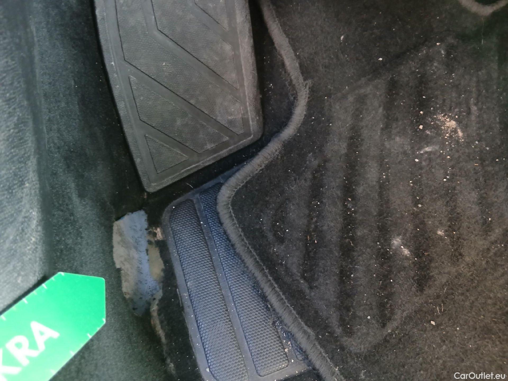  Peugeot  508 PEUGEOT  / 2018 / 5P / berlina con portón 5P Business Line BlueHDi 96kW S&S 6vel #4