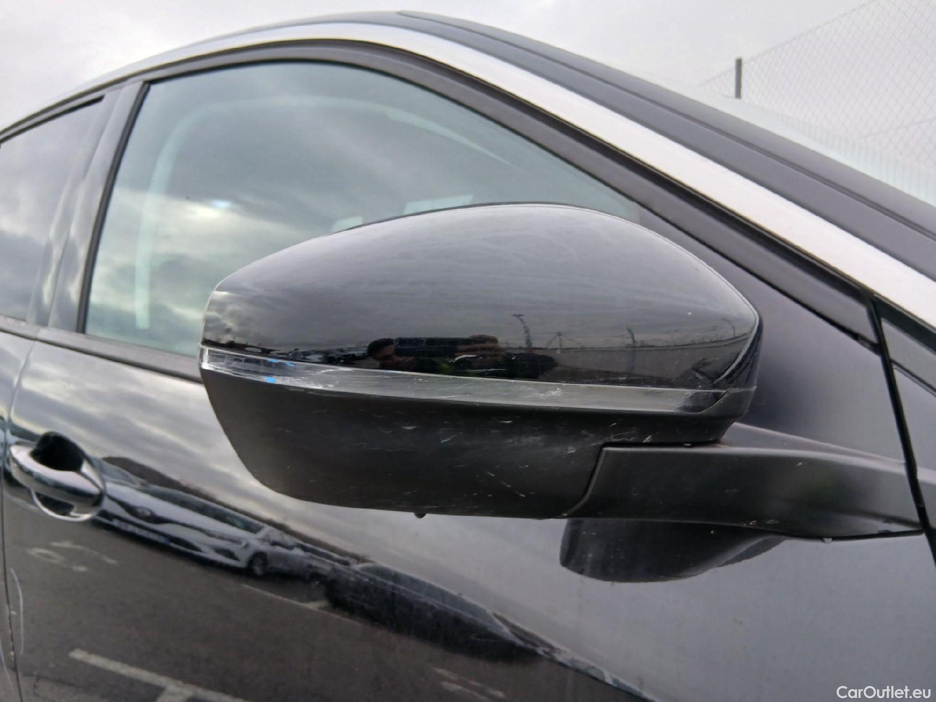  Peugeot  3008 PEUGEOT  Hybrid / 2016 / 5P / todoterreno 225 e-EAT8 Allure #32