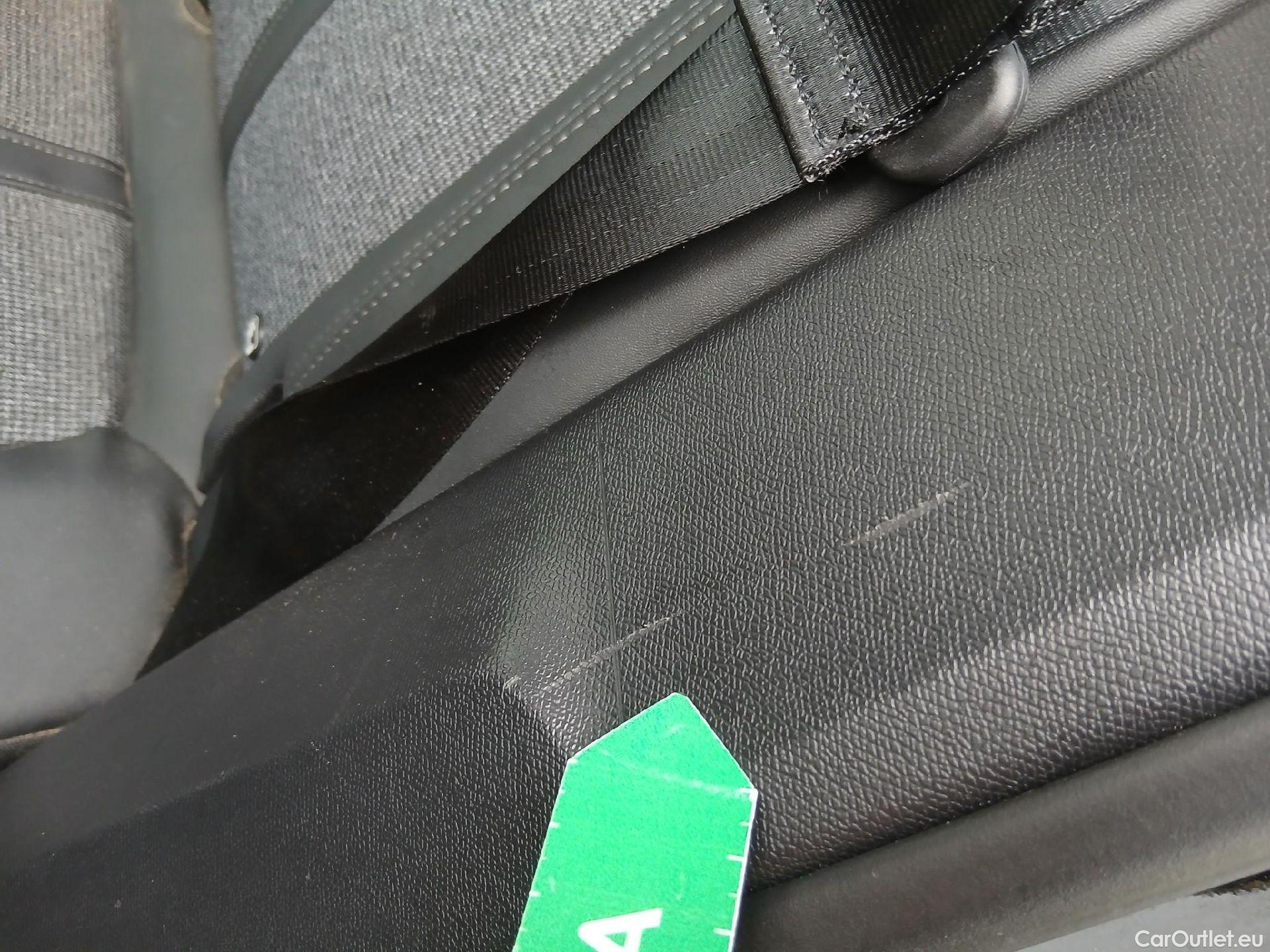  Peugeot  3008 PEUGEOT  Hybrid / 2016 / 5P / todoterreno 225 e-EAT8 Allure #17