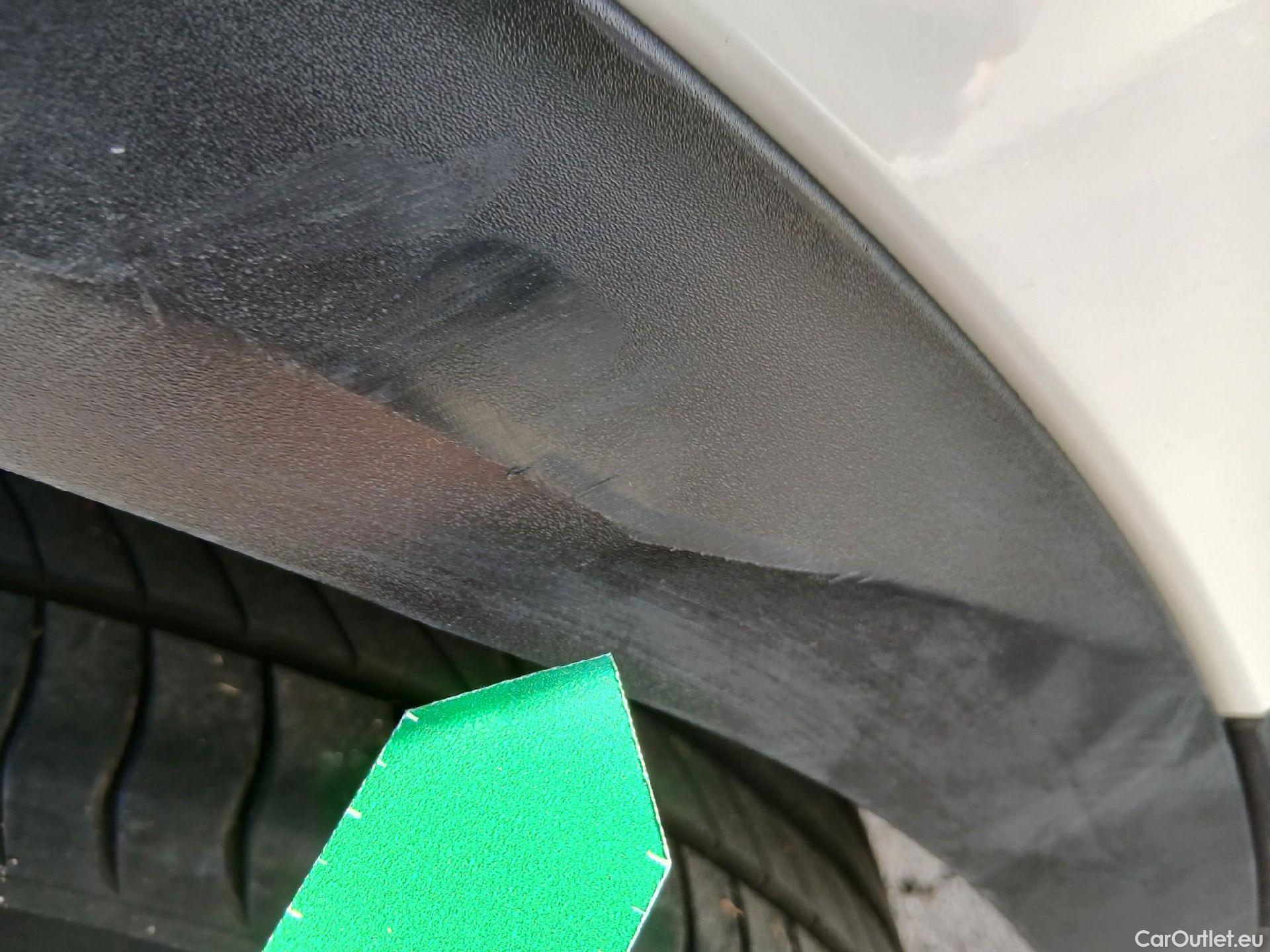  Peugeot  2008 PEUGEOT  / 2019 / 5P / todoterreno Allure Puretech 100 S&S BVM6 (CX) #10