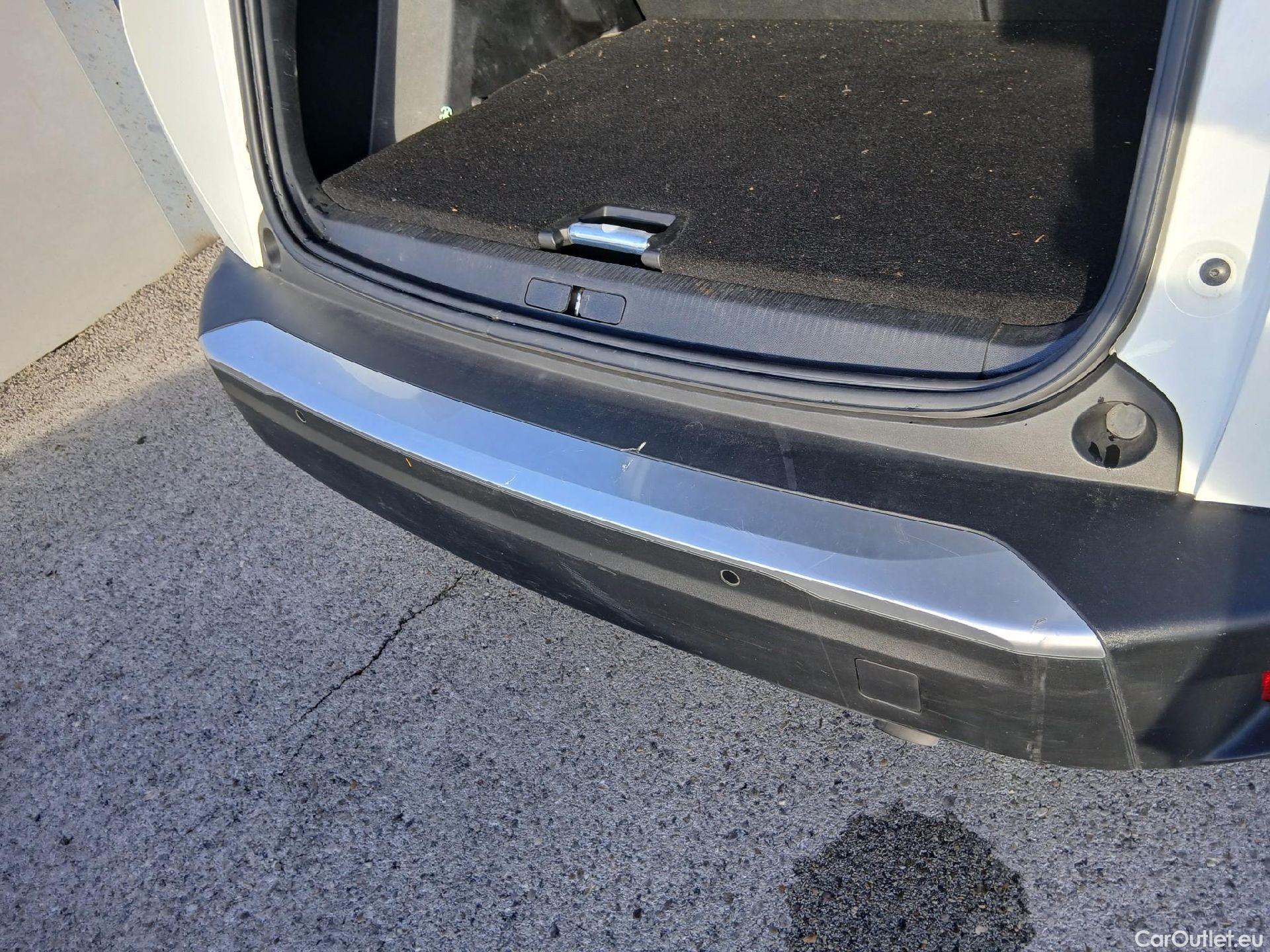  Peugeot  2008 PEUGEOT  / 2019 / 5P / todoterreno Allure Puretech 100 S&S BVM6 (CX) #16