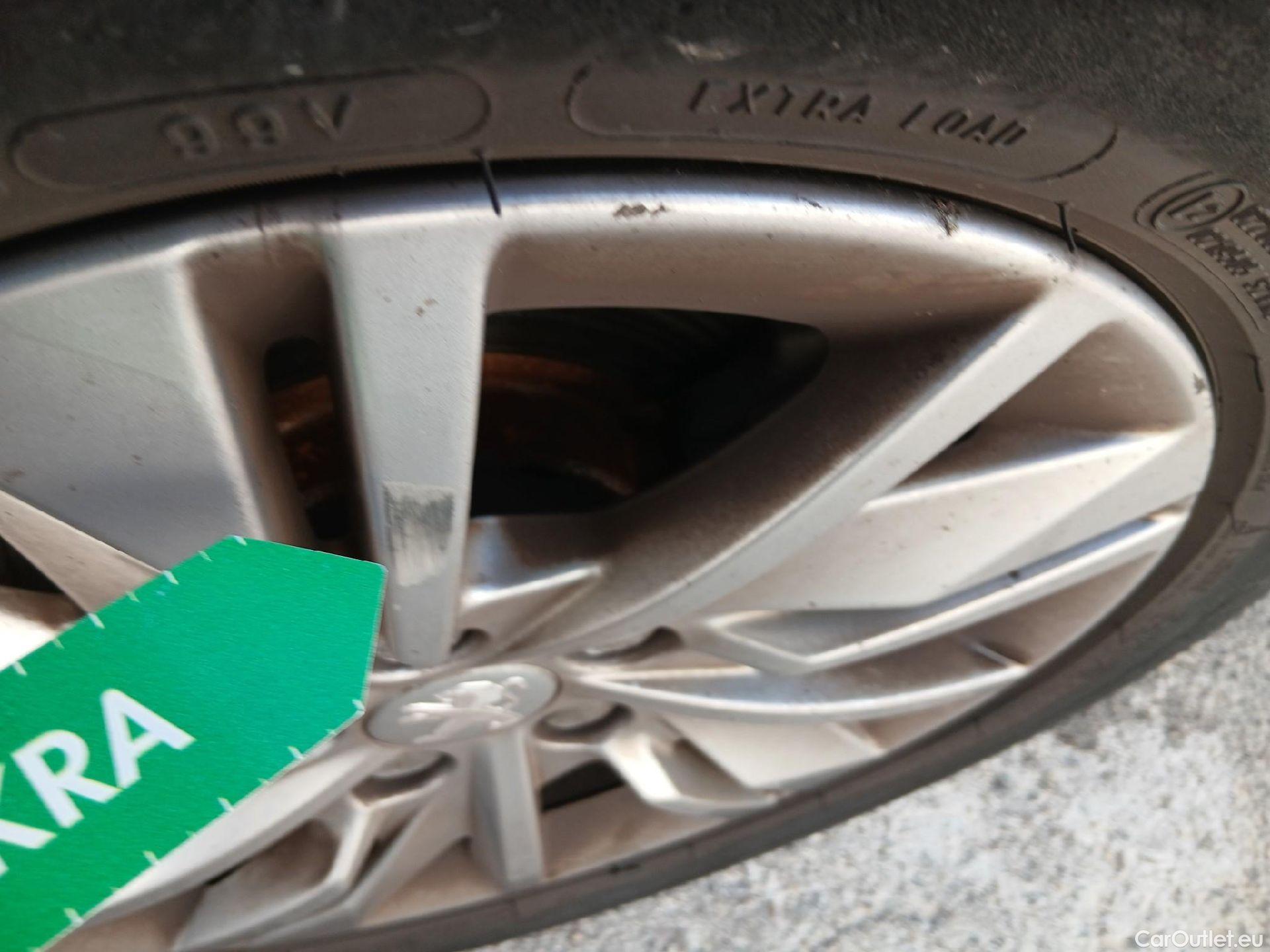  Peugeot  508 PEUGEOT  / 2018 / 5P / berlina con portón 5P Business Line BlueHDi 96kW S&S 6vel #8