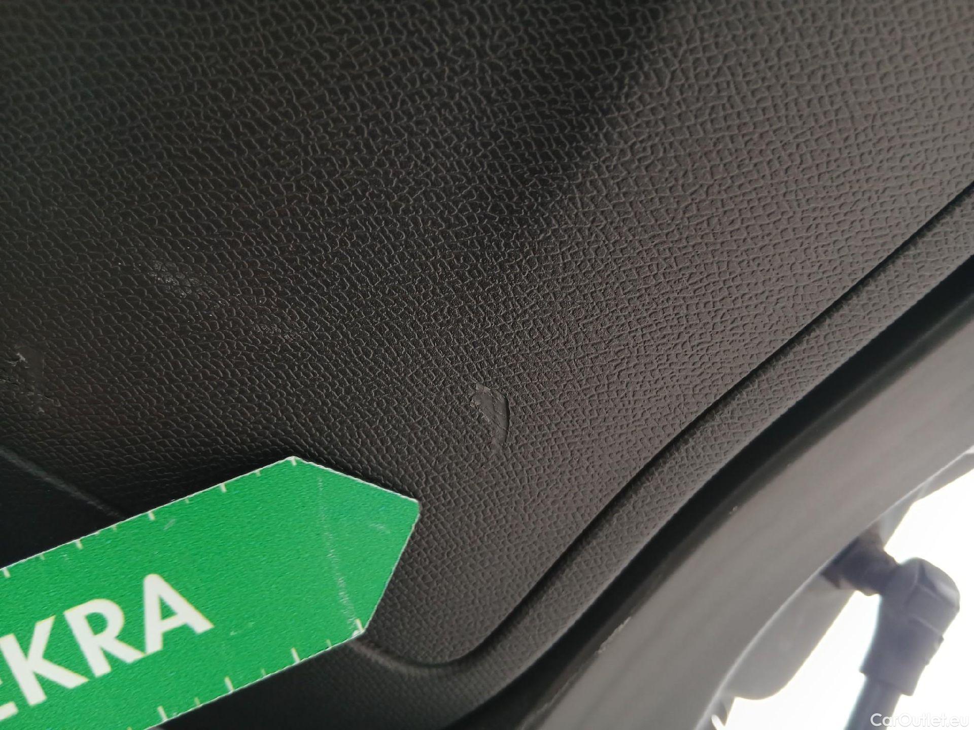  Peugeot  3008 PEUGEOT  Hybrid / 2016 / 5P / todoterreno 225 e-EAT8 Allure #18