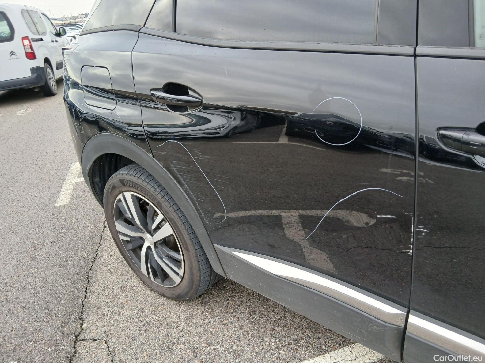  Peugeot  3008 PEUGEOT  Hybrid / 2016 / 5P / todoterreno 225 e-EAT8 Allure #29