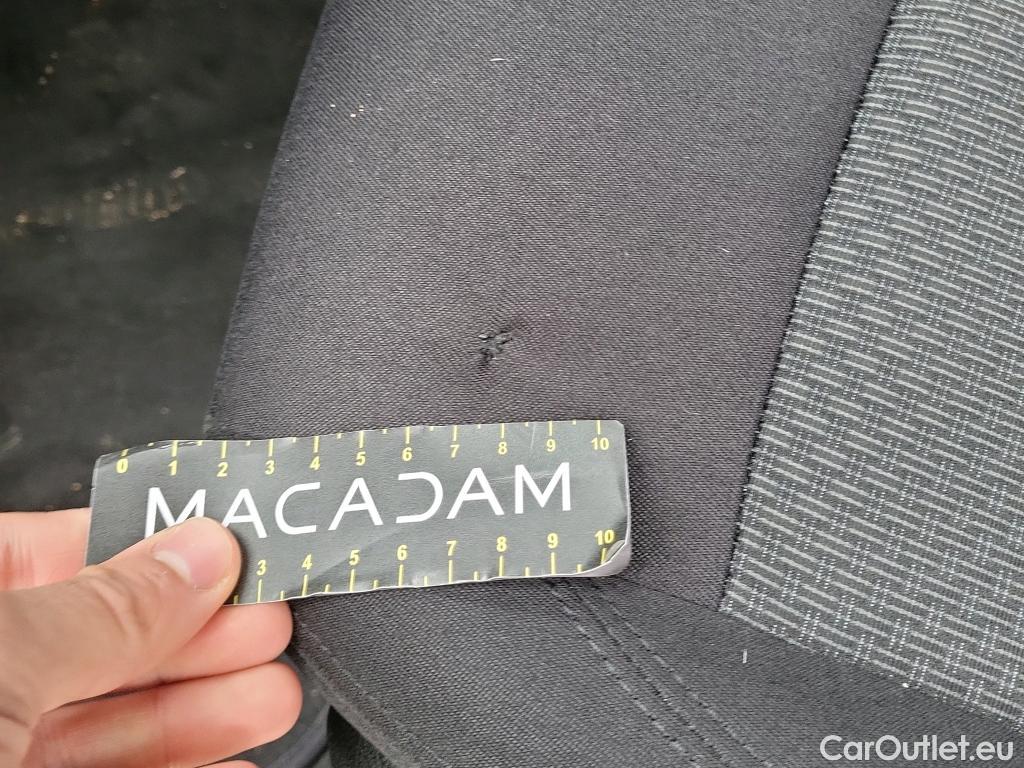  Bmw  Serie 1 BMW  / 2019 / 5P / berlina con portón 118i #12