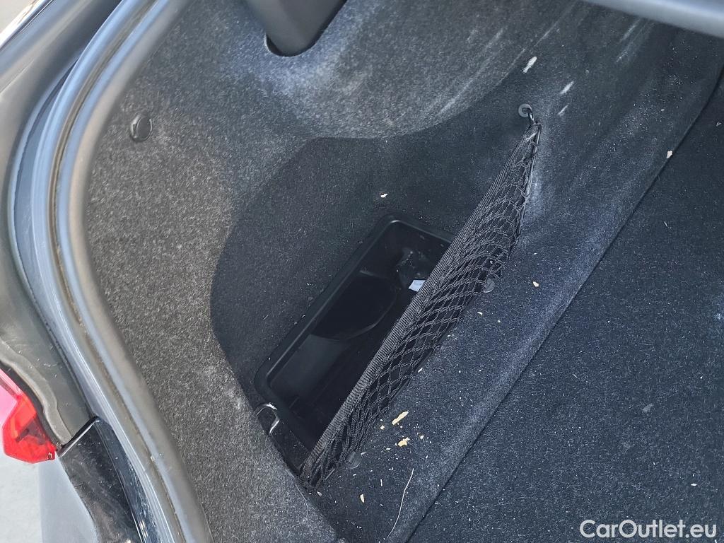  Bmw  Serie 3 BMW  / 2018 / 4P / sedán 318d Auto. #5