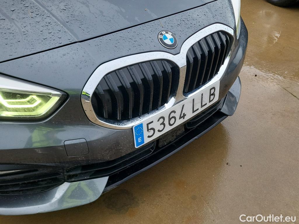  Bmw  Serie 1 BMW  / 2019 / 5P / berlina con portón 118i #3