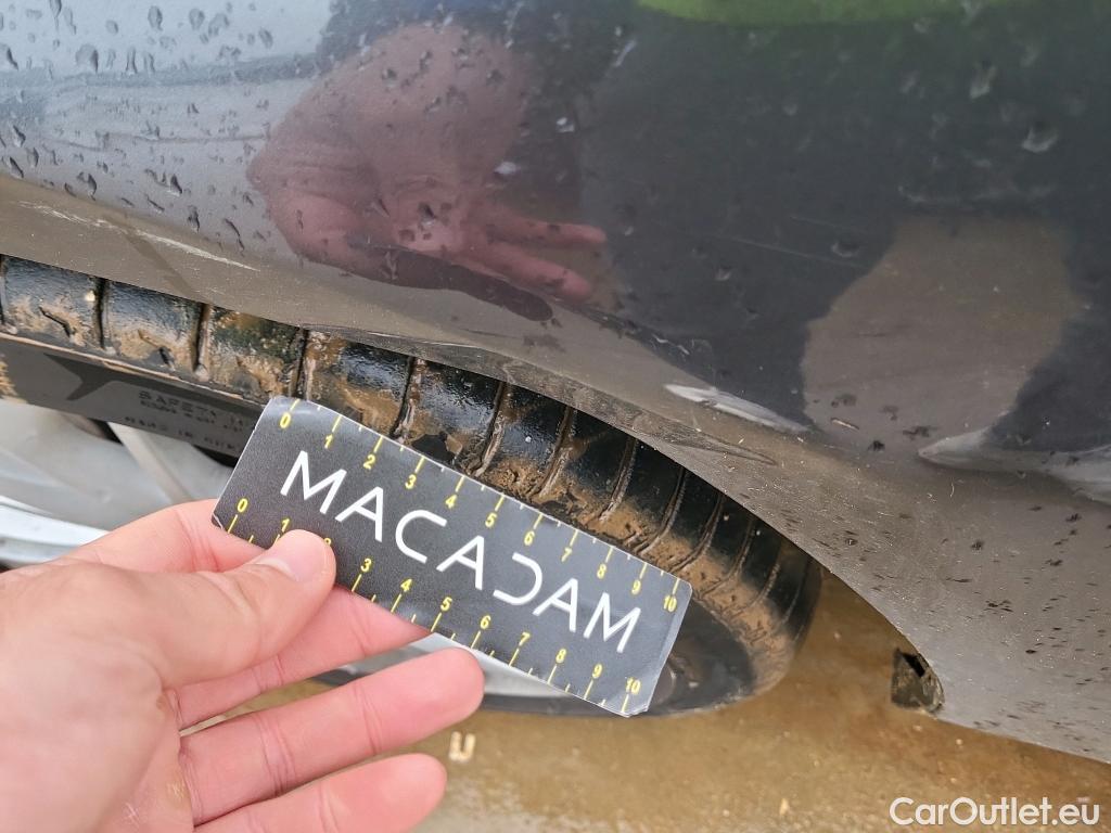  Bmw  Serie 1 BMW  / 2019 / 5P / berlina con portón 118i #2