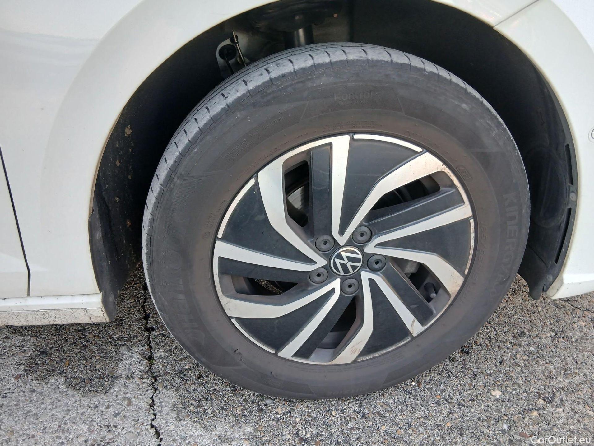  Volkswagen  Polo VOLKSWAGEN  / 2021 / 5P / berlina con portón Life 1.0 TSI 70kW (95CV) #35