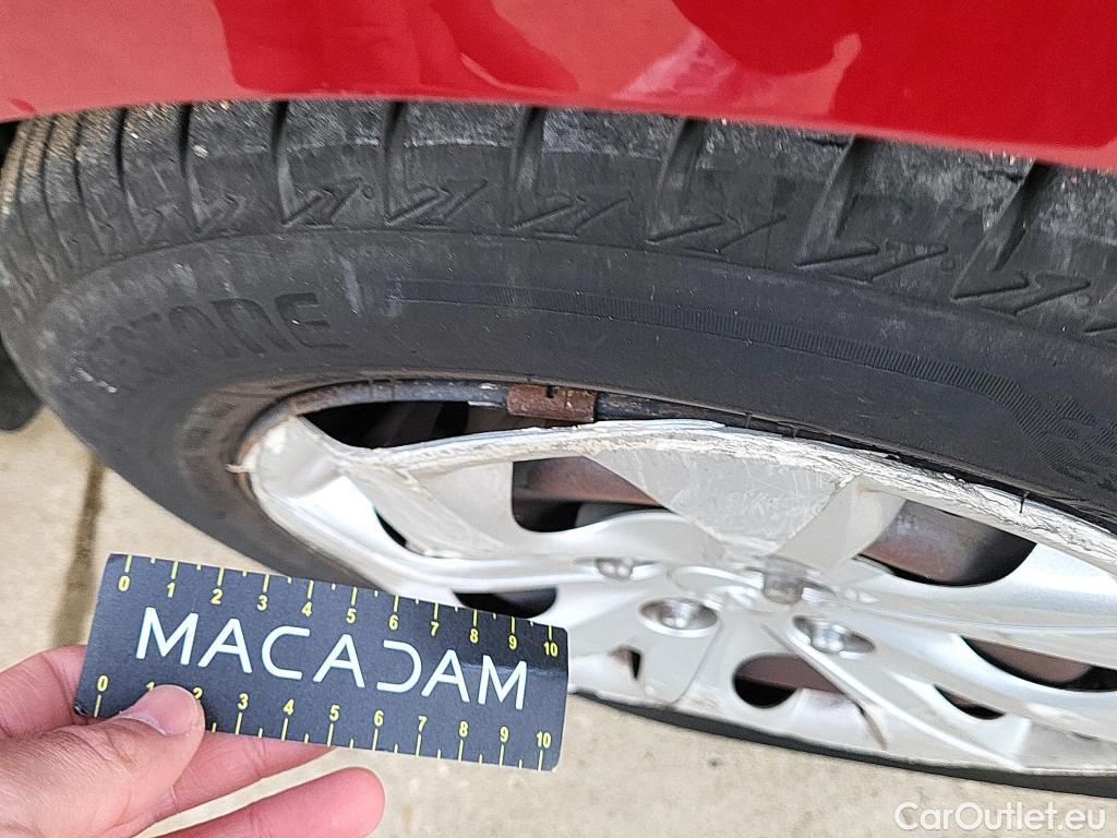  Hyundai  i20 HYUNDAI  / 2018 / 5P / berlina con portón 1.0 TGDI 74kW (100CV) Essence LE(SP)(SL) #25