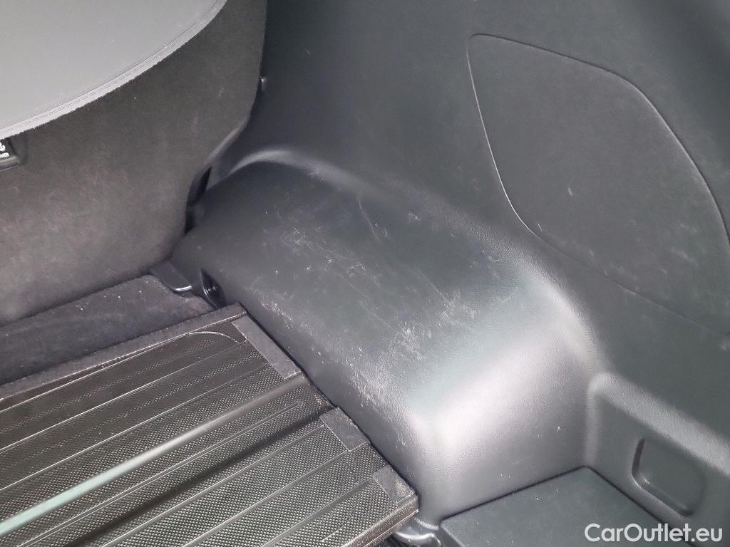  Hyundai  Tucson HYUNDAI  / 2018 / 5P / todoterreno 1.6 CRDI 100kW (136CV) 48V N-Line DT 4X2 #9