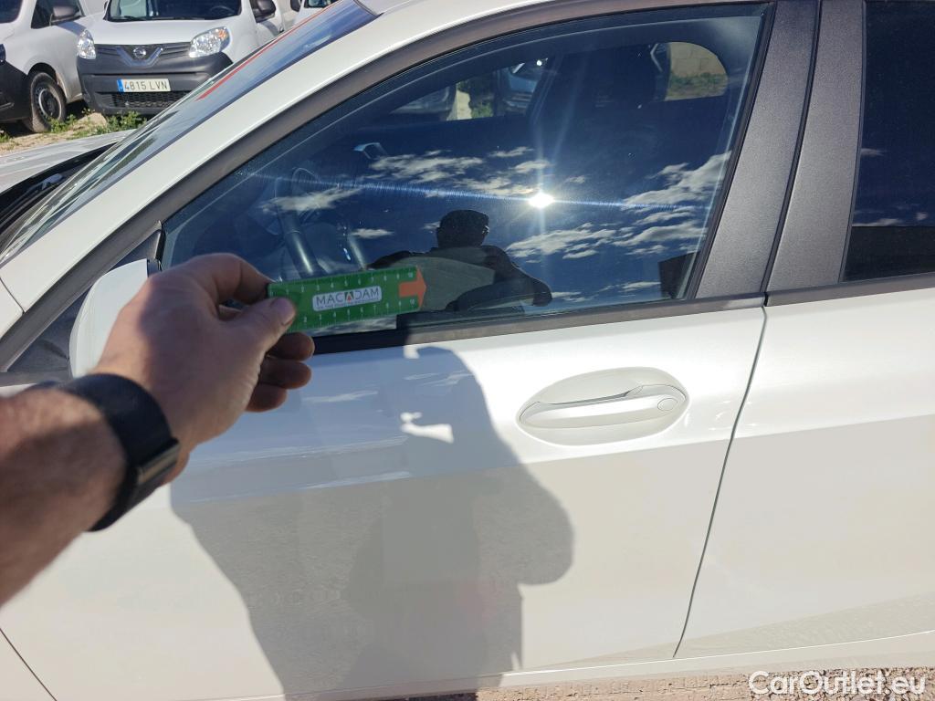  Bmw  Serie 1 BMW  / 2019 / 5P / berlina con portón 118i #3