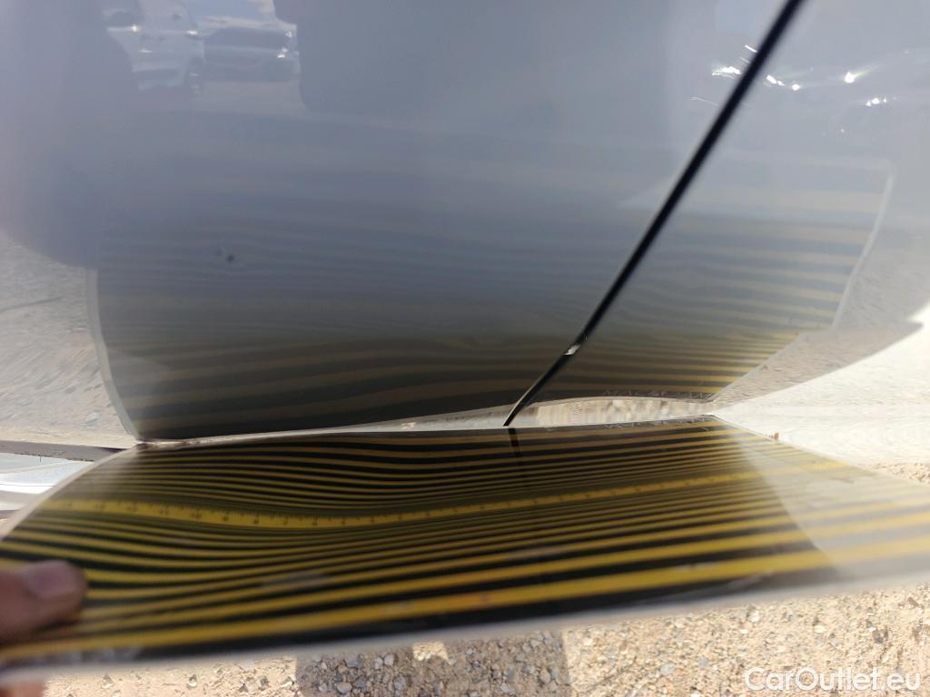  Bmw  Serie 1 BMW  / 2019 / 5P / berlina con portón 118i #2