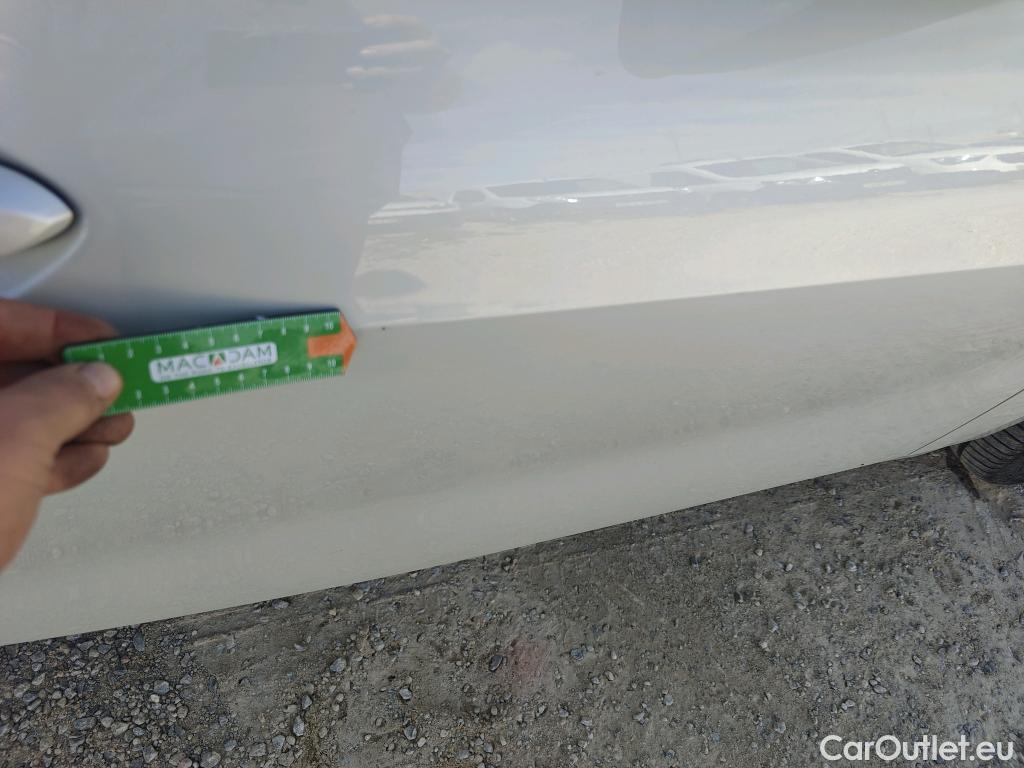  Bmw  Serie 1 BMW  / 2019 / 5P / berlina con portón 118i #6