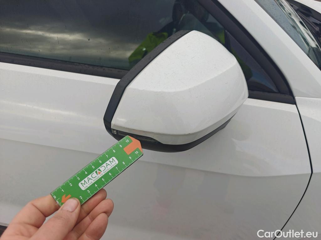  Audi  Q2 AUDI  / 2016 / 5P / todoterreno Design 30 TFSI 85kW (116CV) #24